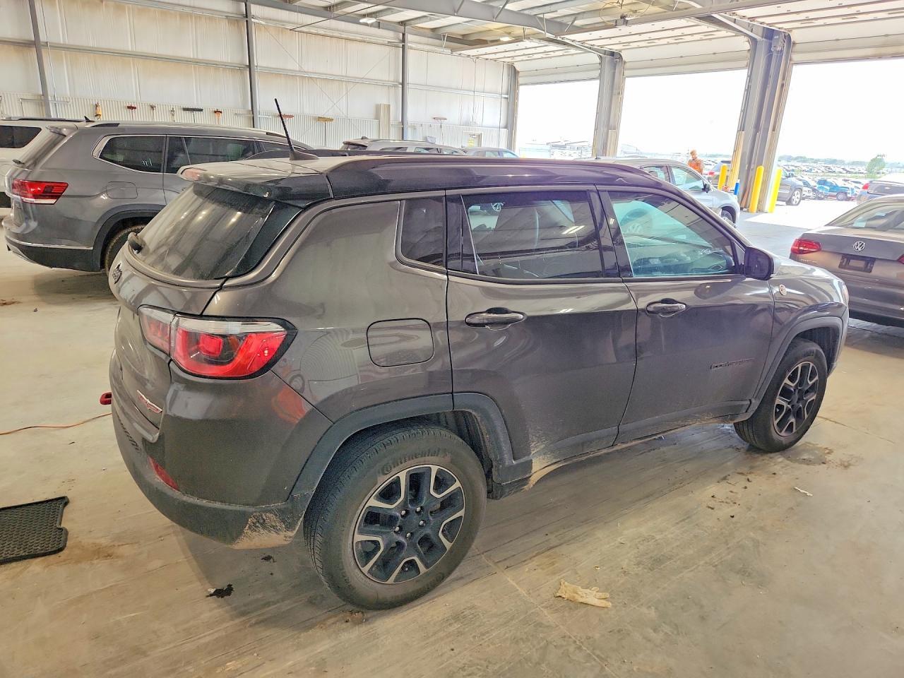 2019 Jeep Compass Trailhawk - Image 3