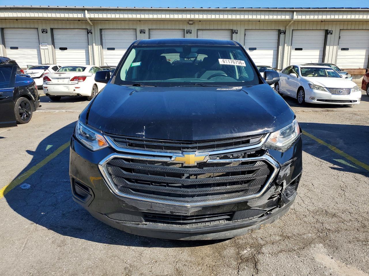 2021 Chevrolet Traverse Ls - Фото 5