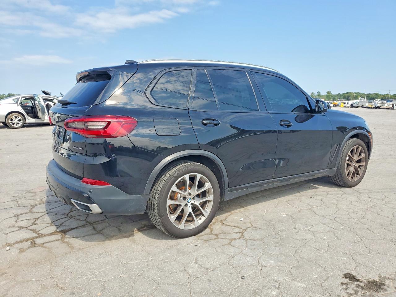 2020 BMW X5 Sdrive 40I - Фото 3