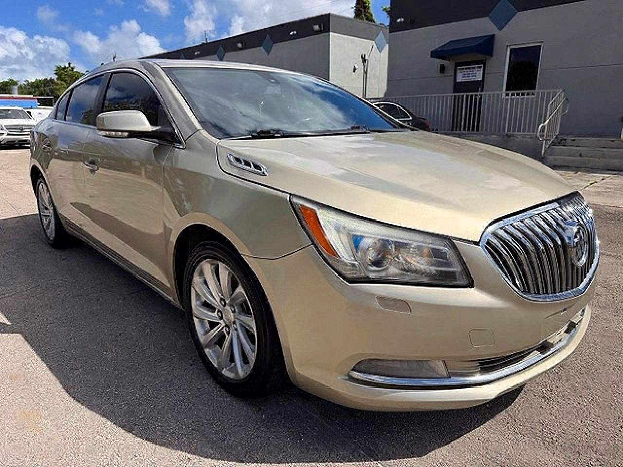 2016 Buick Lacrosse - Image 4