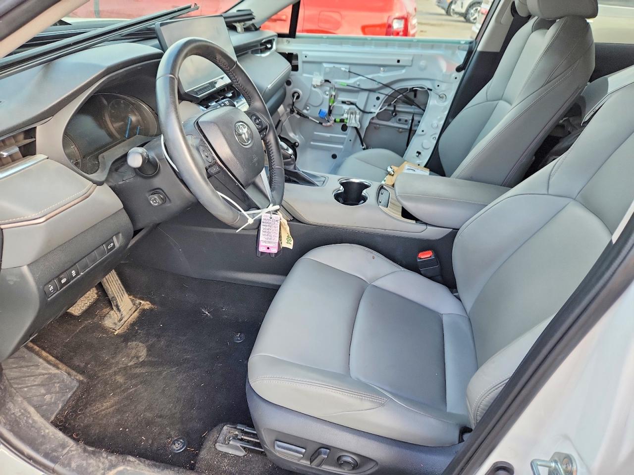 2024 Toyota Venza Xle - Image 7