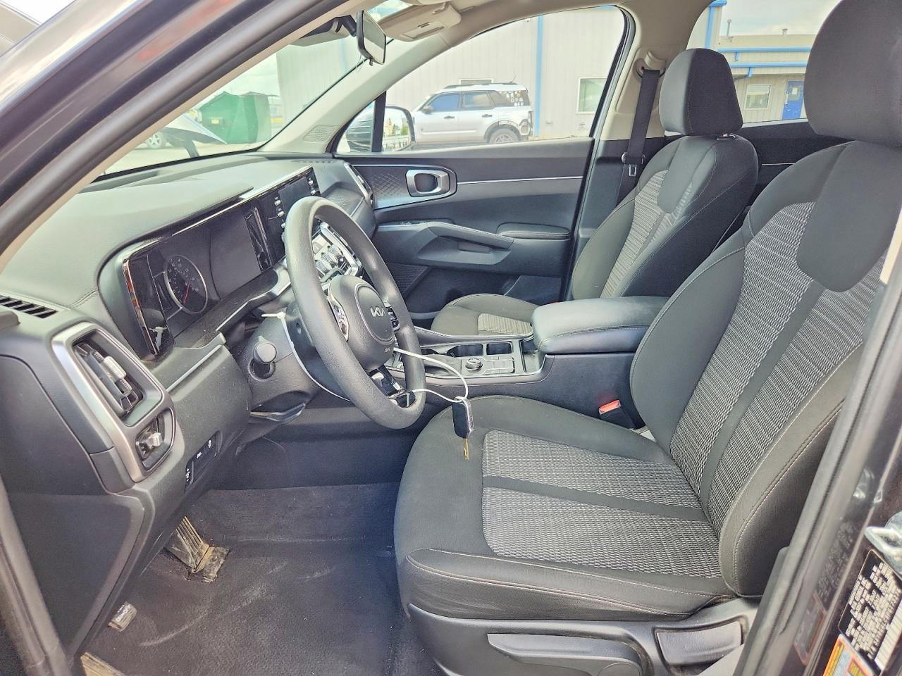 2023 Kia Sorento Lx - Image 7