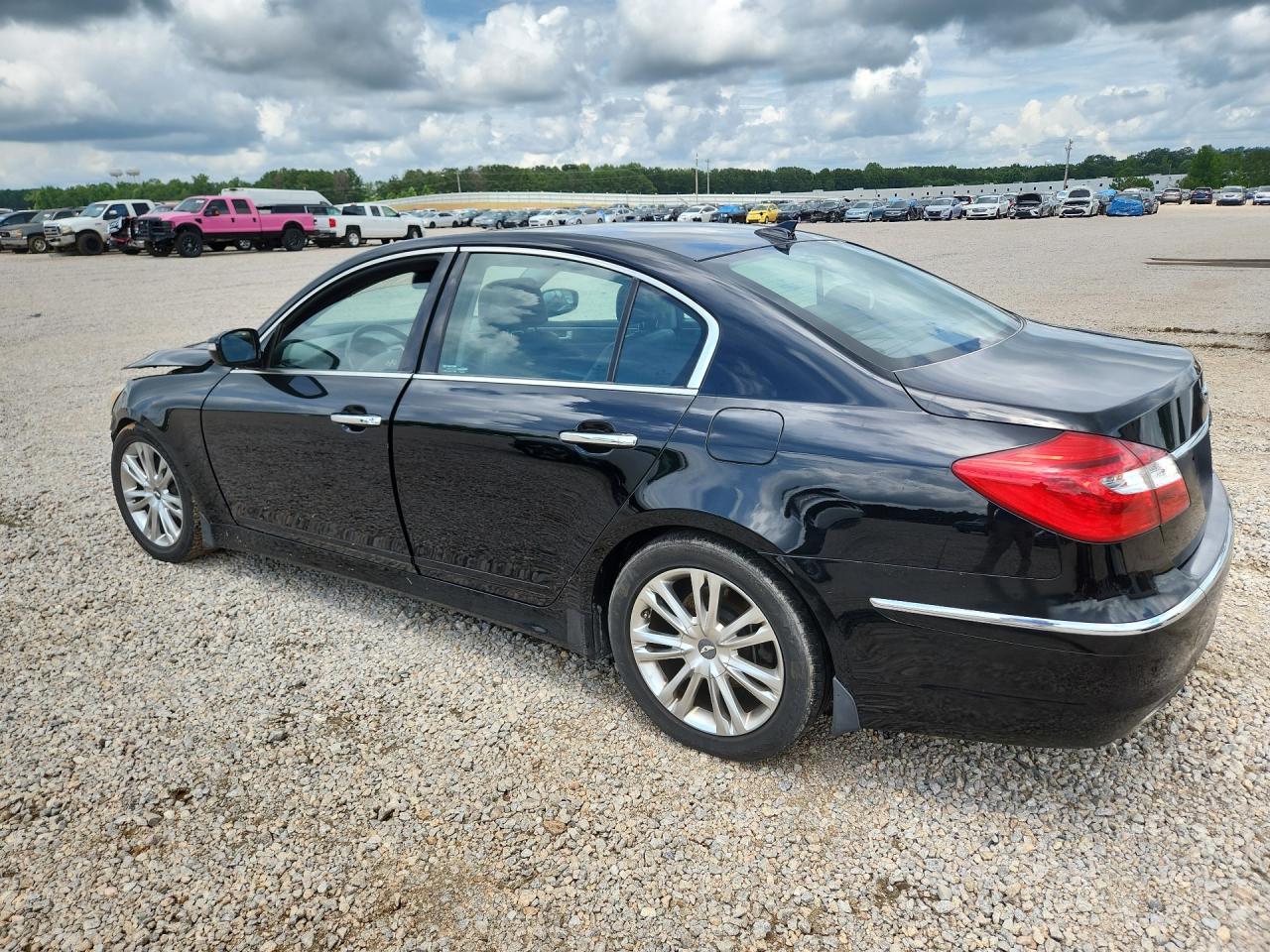2013 Hyundai Genesis 3.8L - Фото 2
