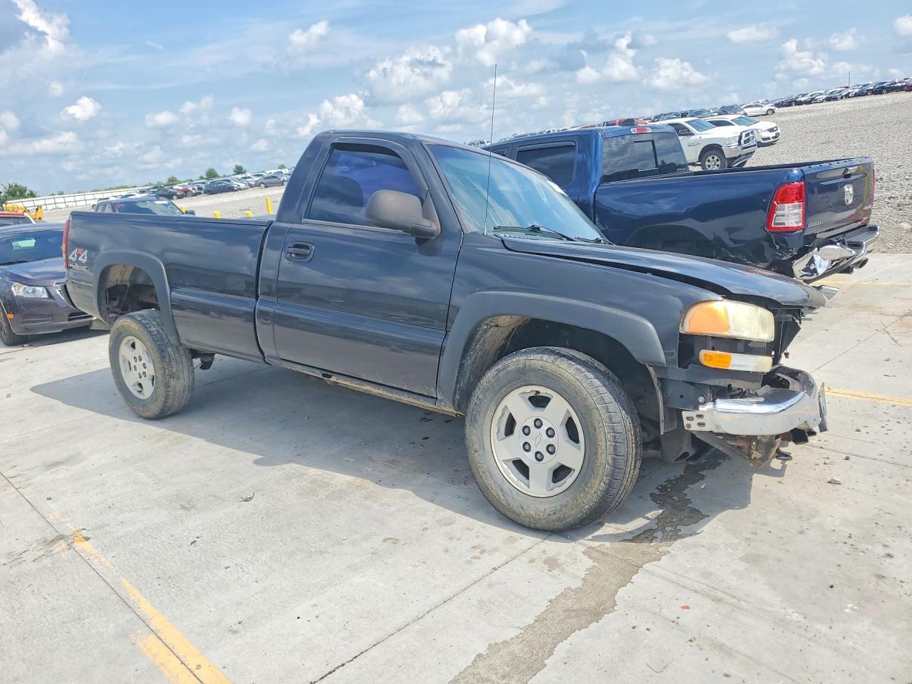 2003 GMC New Sierra K1500 - Фото 4