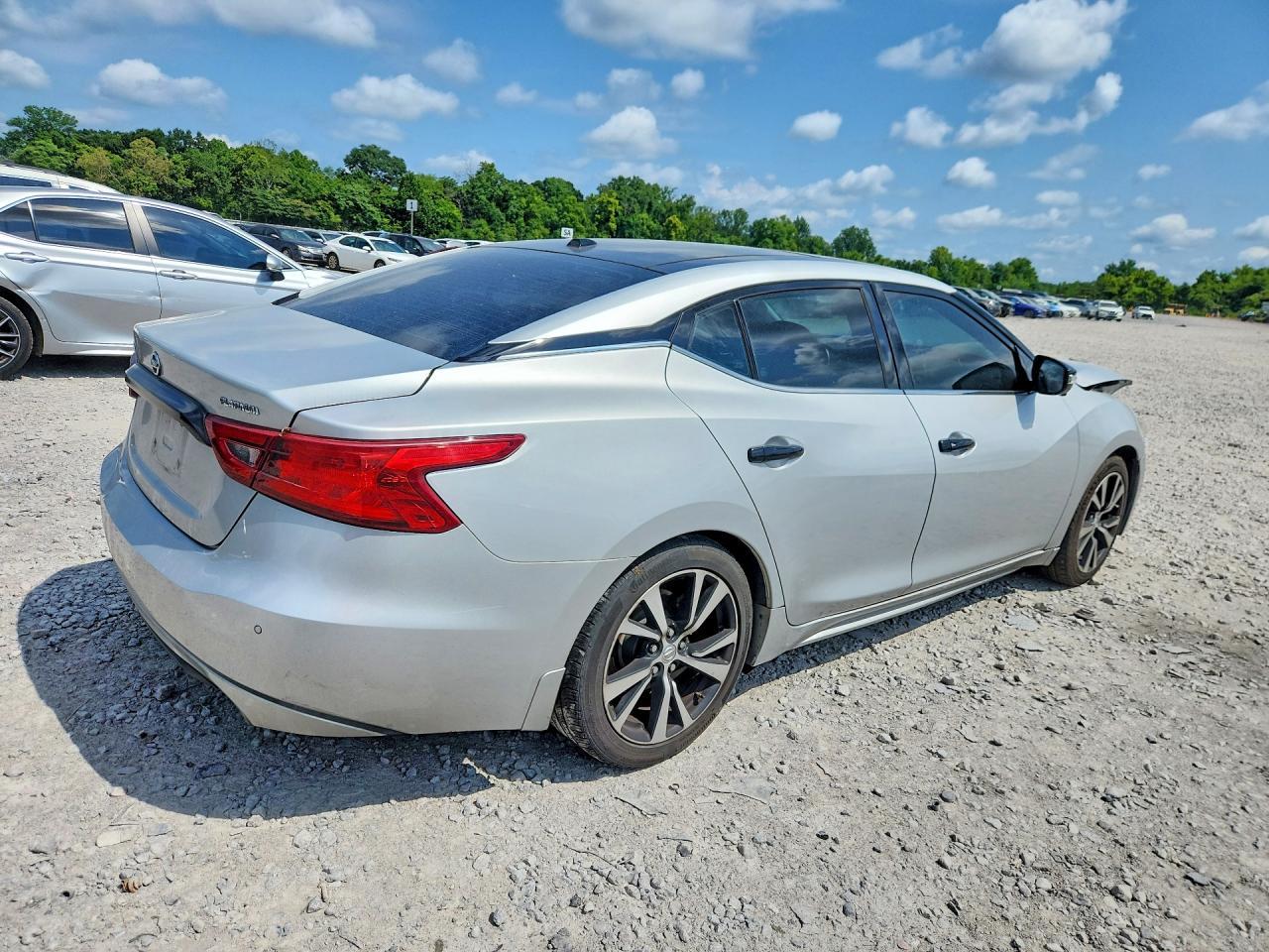 2017 Nissan Maxima 3.5 S - Image 3