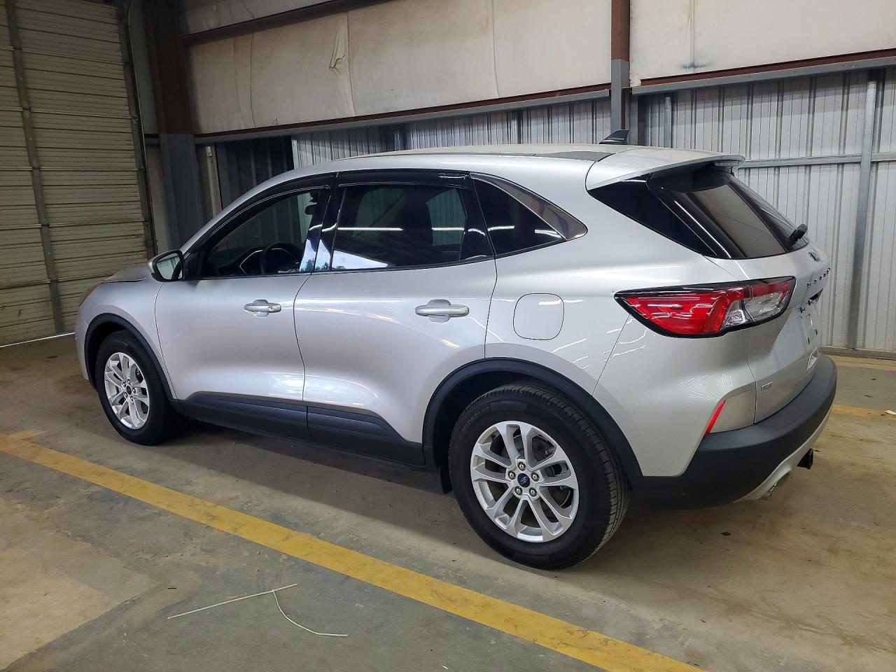 2020 Ford Escape Se - Фото 2