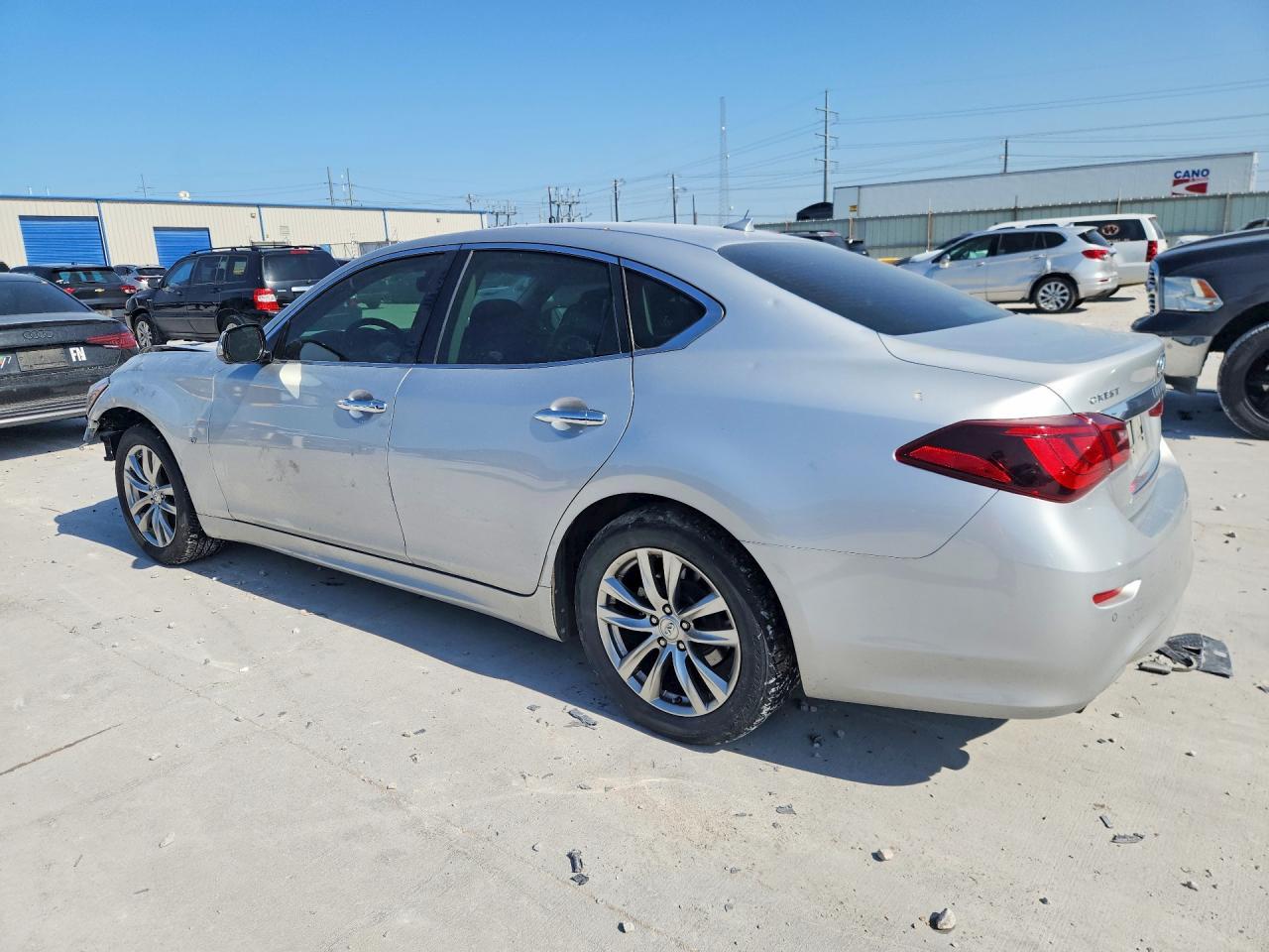 2015 Infiniti Q70 3.7 - Фото 2