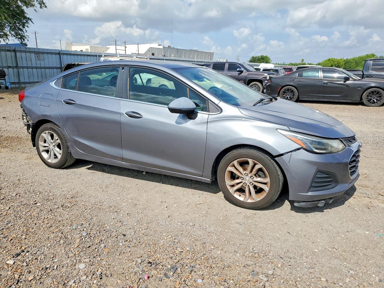 2019 Chevrolet Cruze Lt - Image 4