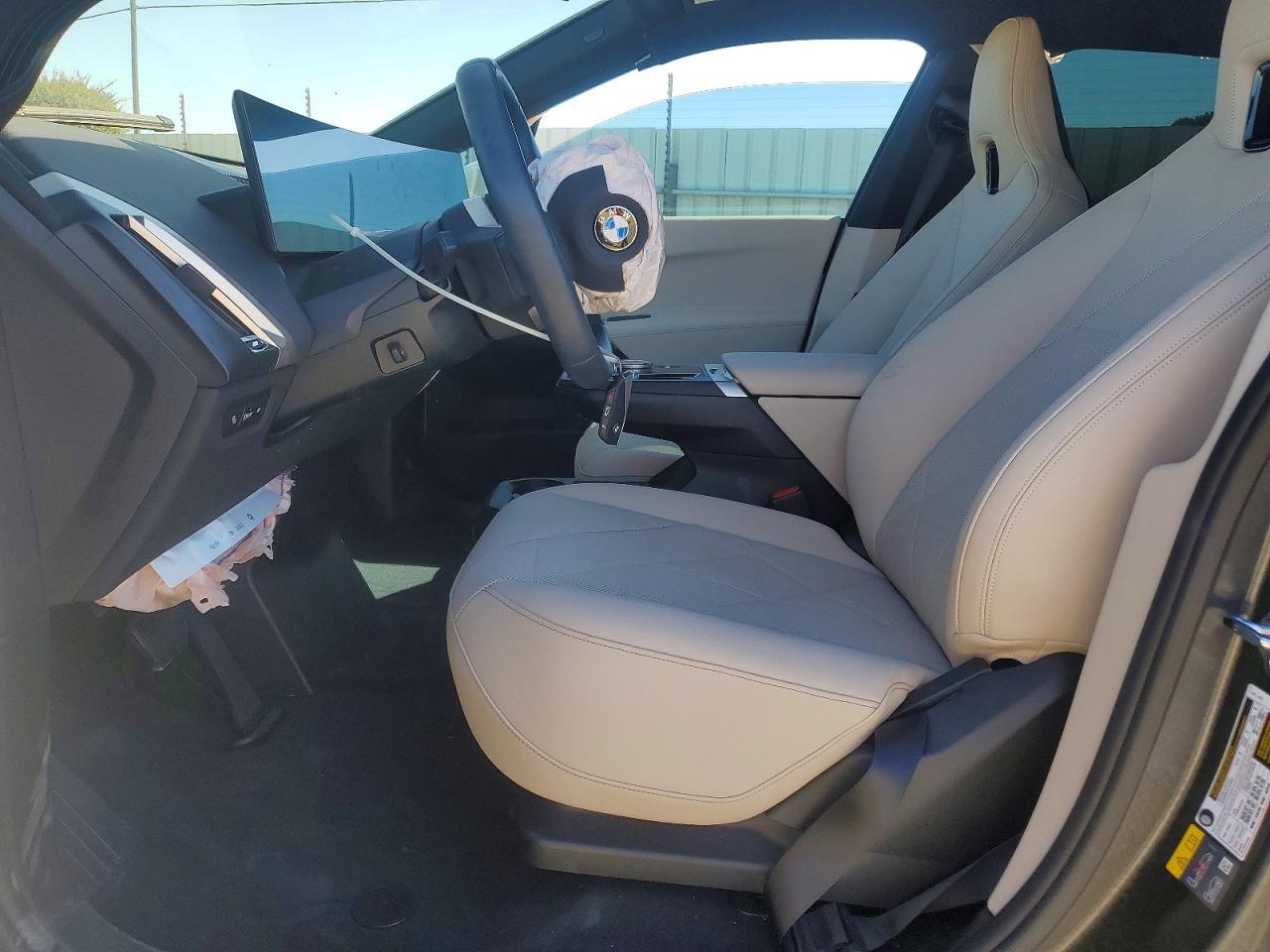 2026 BMW Ix xDrive45 - Image 7