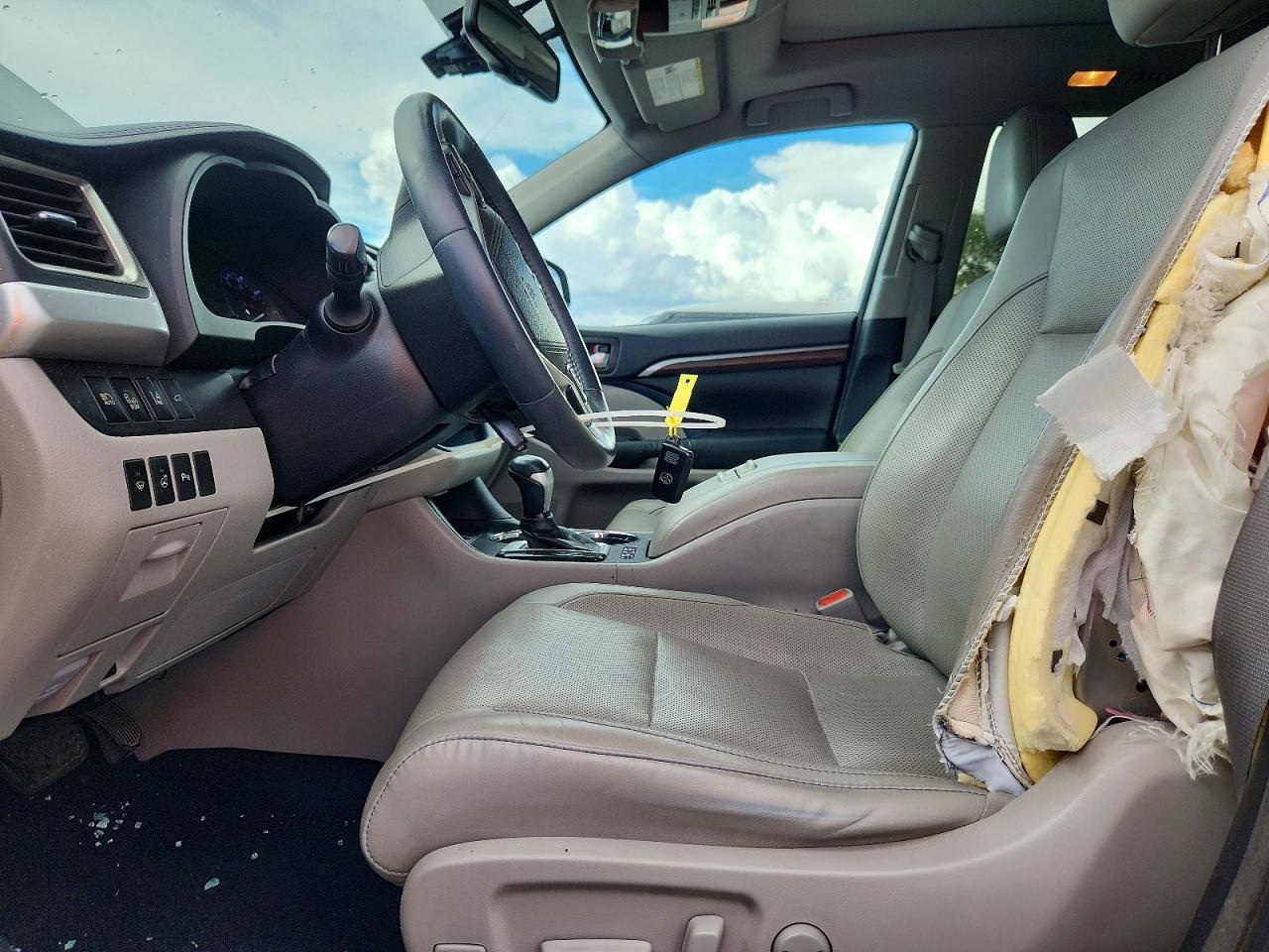 2016 Toyota Highlander Limited Platinum - Image 7