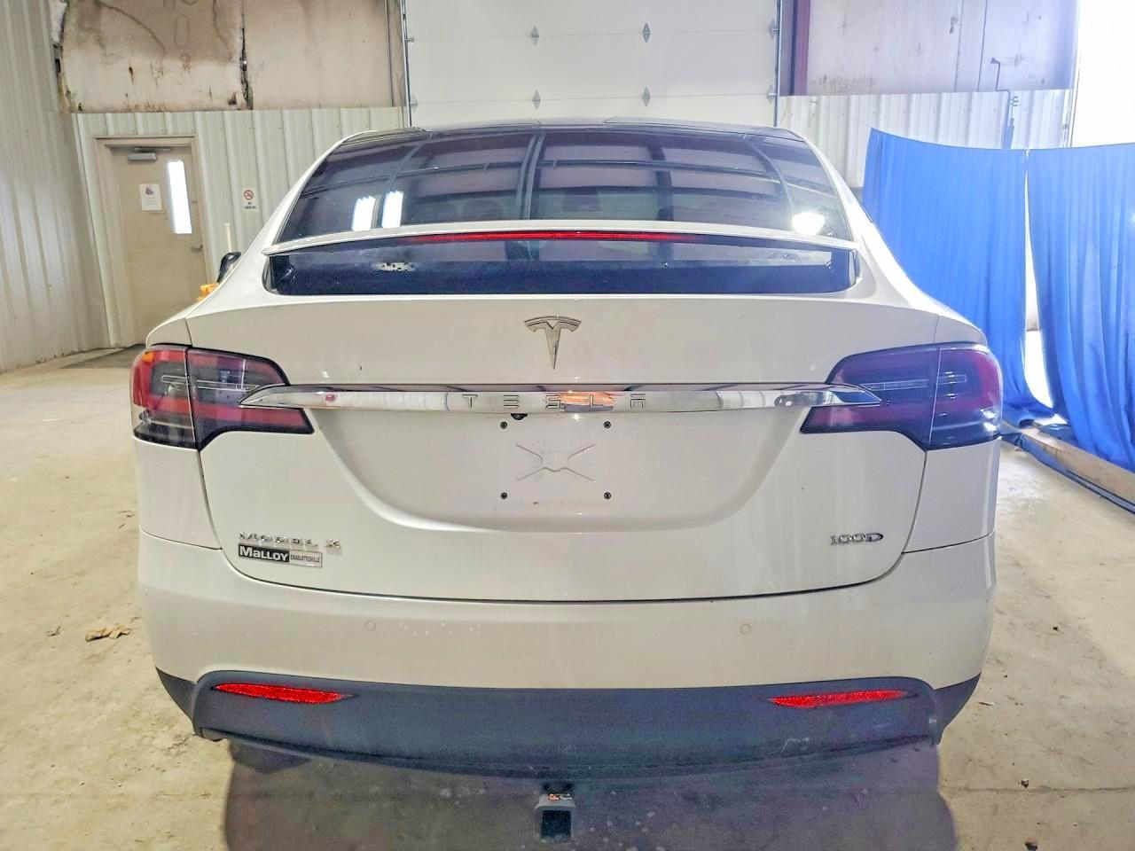 2017 Tesla Model X - Фото 6