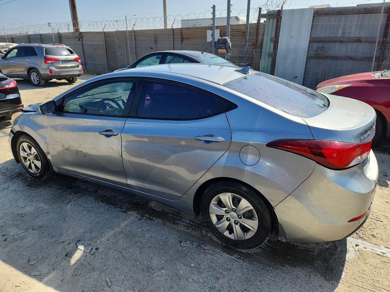 2016 Hyundai Elantra Se - Image 2