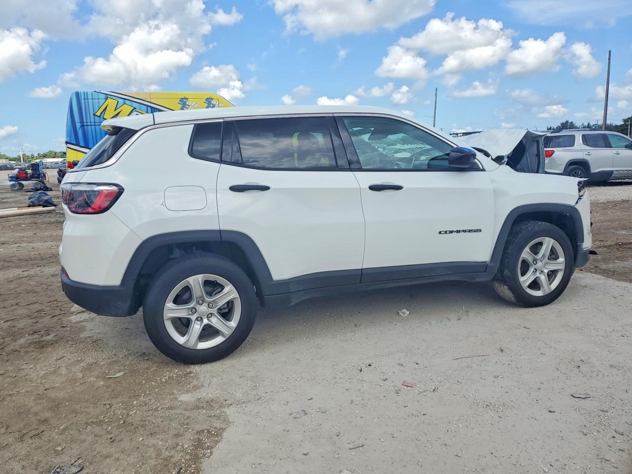 2023 Jeep Compass Sport - Image 3
