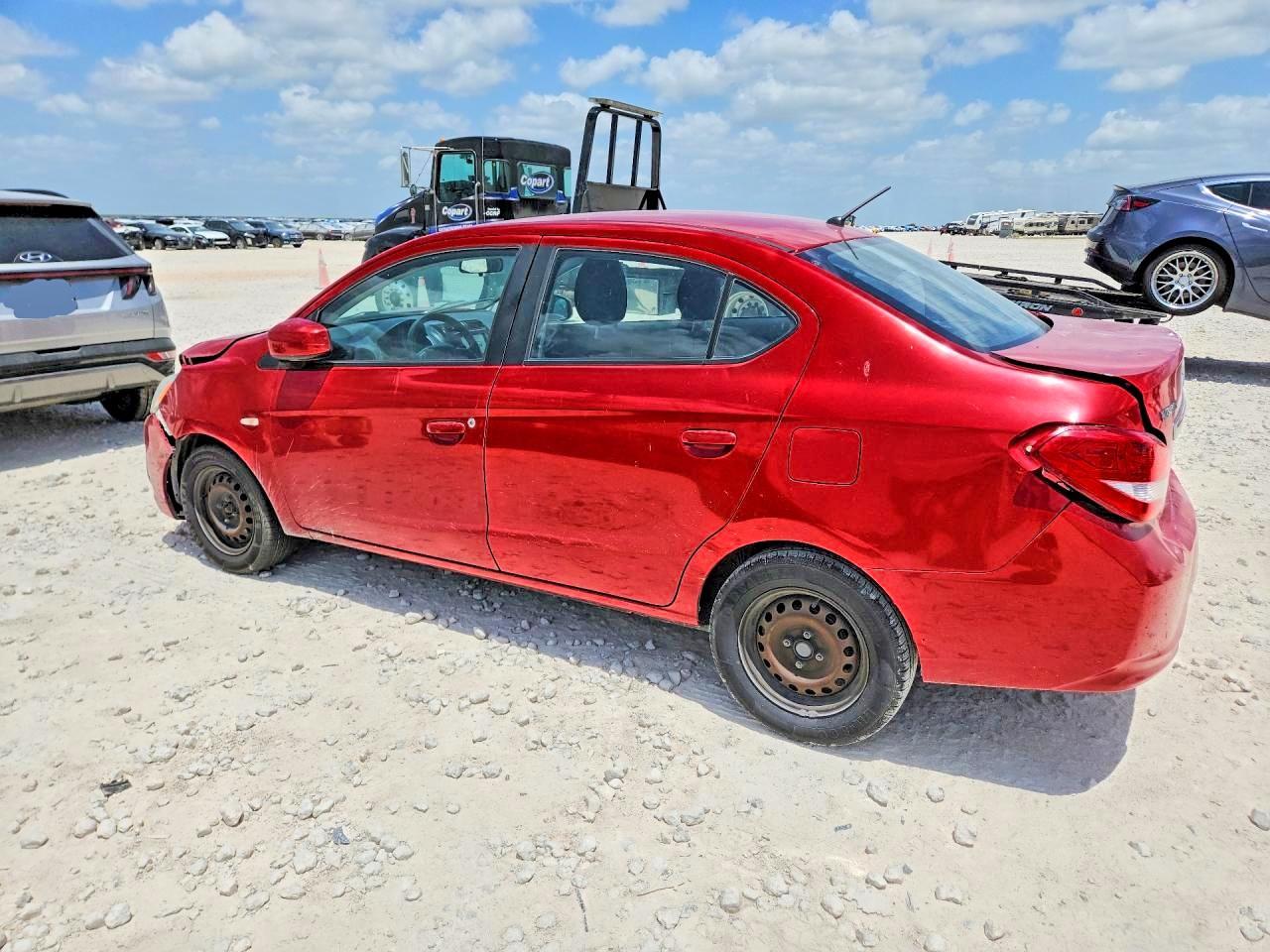 2018 Mitsubishi Mirage - Фото 2