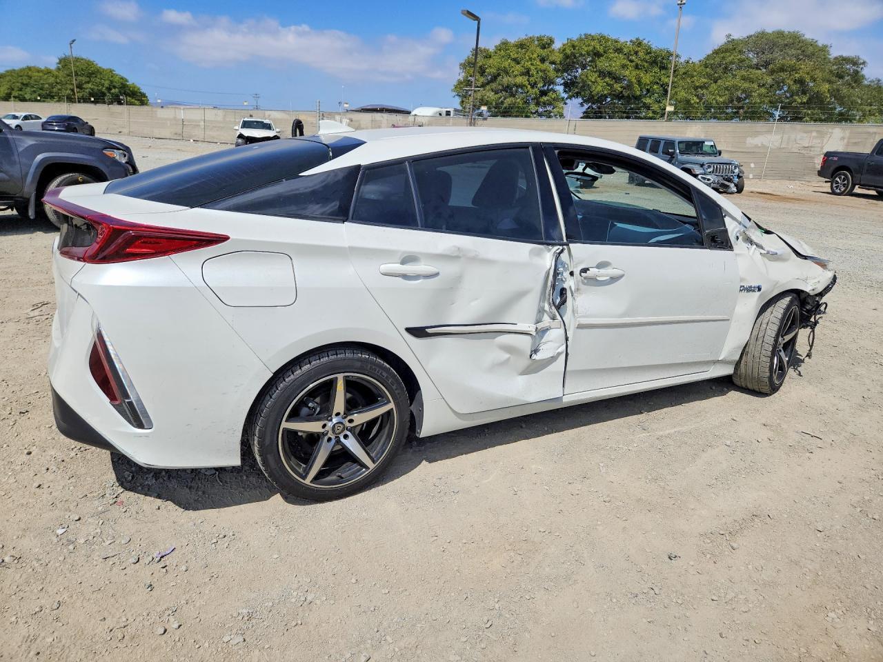 2018 Toyota Prius Prime Plus - Фото 3