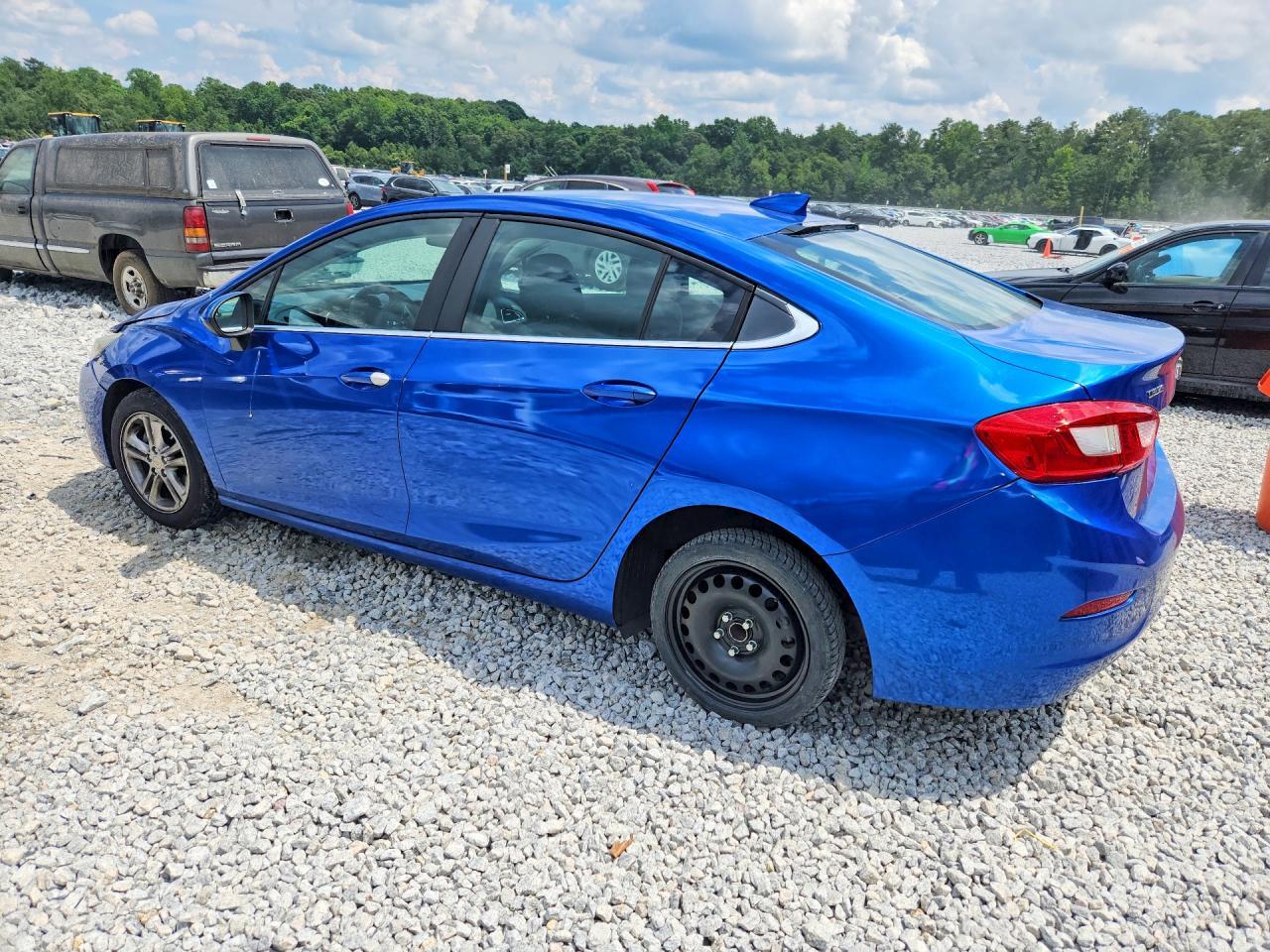 2017 Chevrolet Cruze Lt - Фото 2