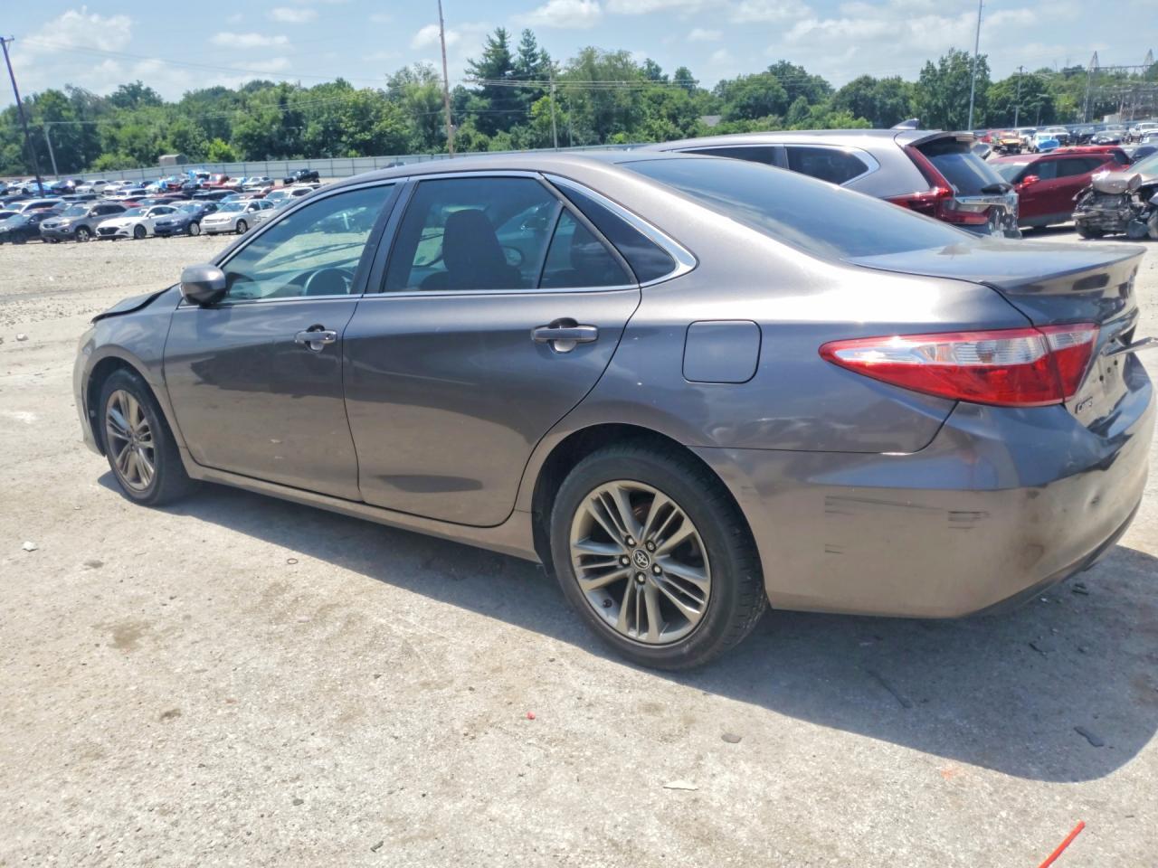 2016 Toyota Camry Se - Image 2