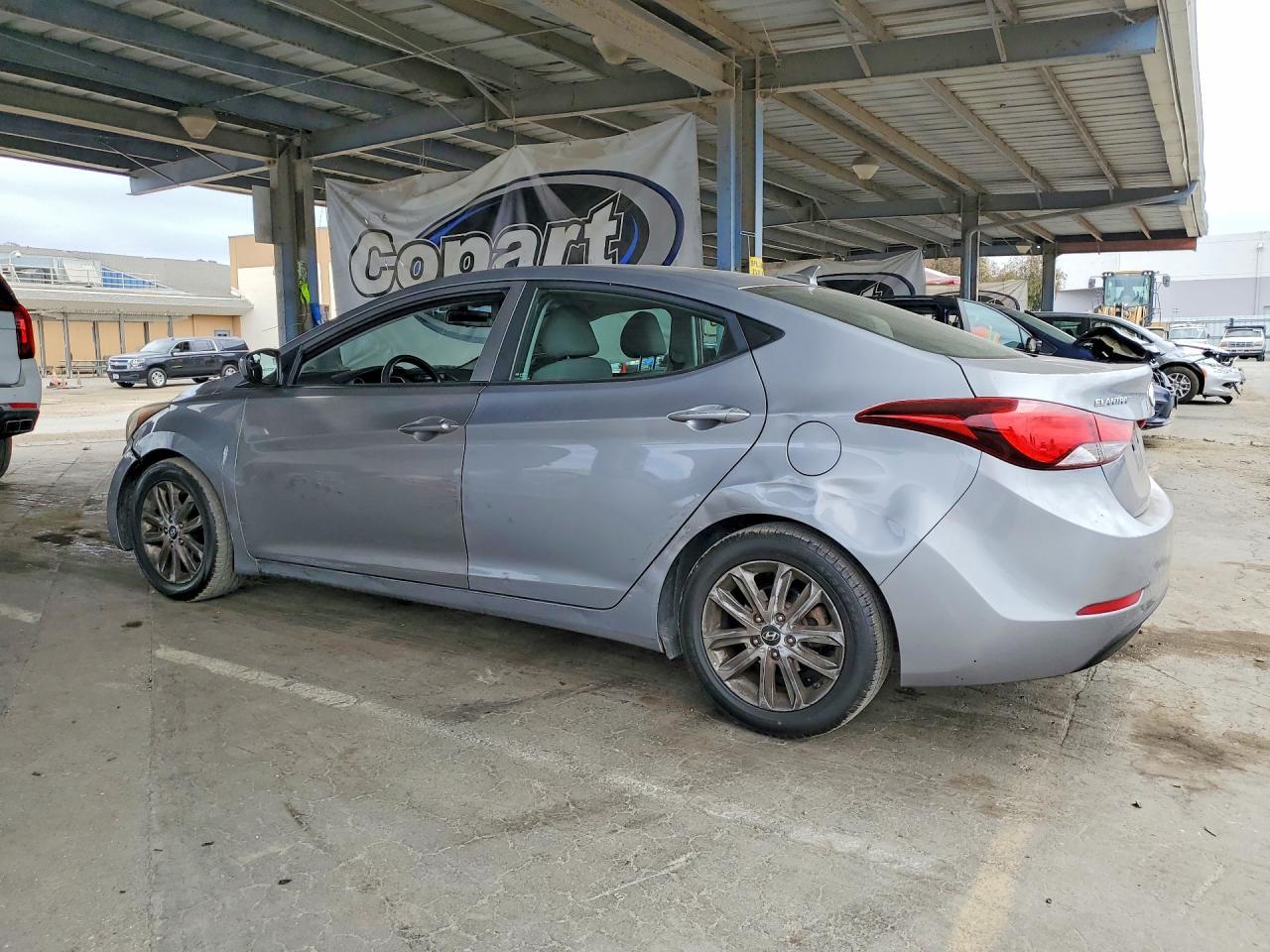2014 Hyundai Elantra Se - Image 2