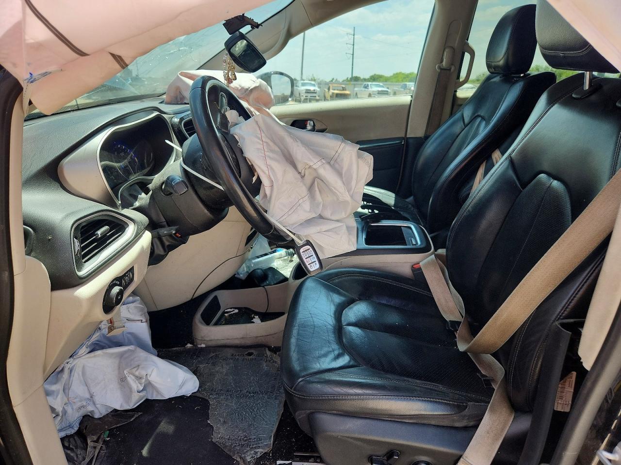 2022 Chrysler Pacifica Touring L - Image 7