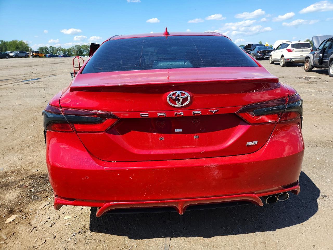 2022 Toyota Camry Se - Фото 6