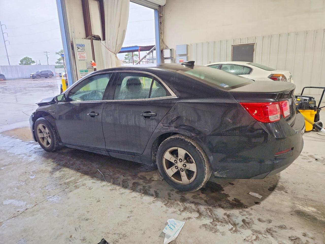 2015 Chevrolet Malibu 1Lt - Фото 2