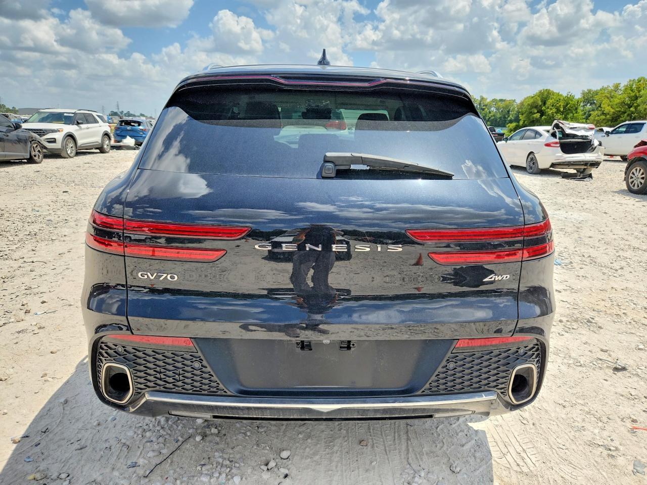 2024 Genesis Gv70 2.5T Standard - Image 6