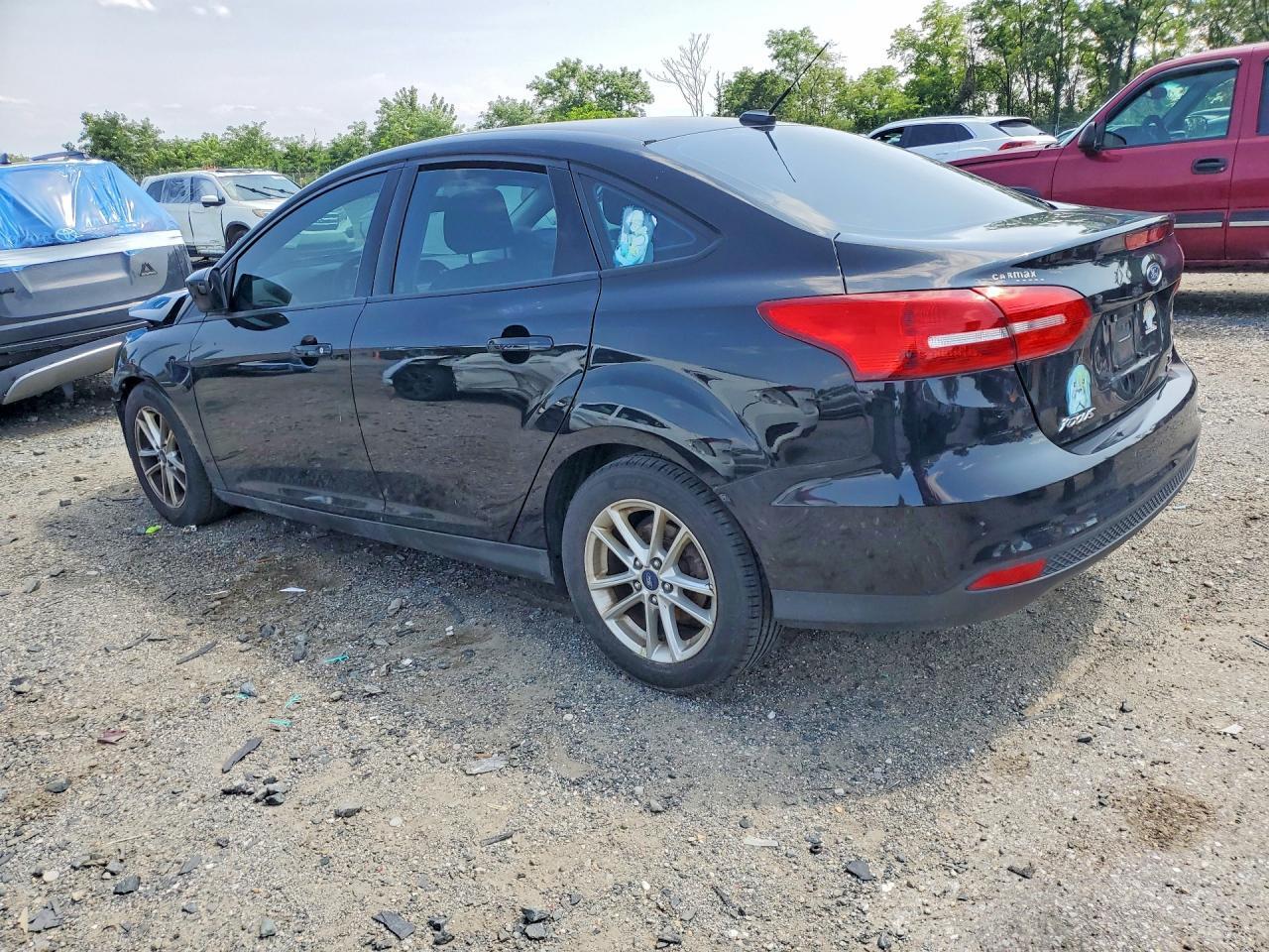 2018 Ford Focus Se - Image 2