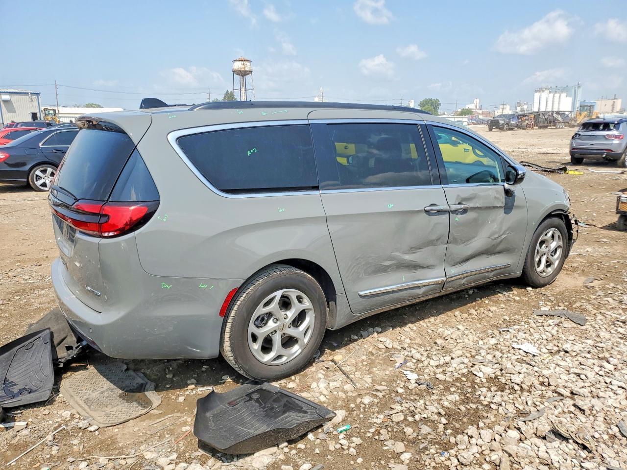 2023 Chrysler Pacifica Limited - Фото 3