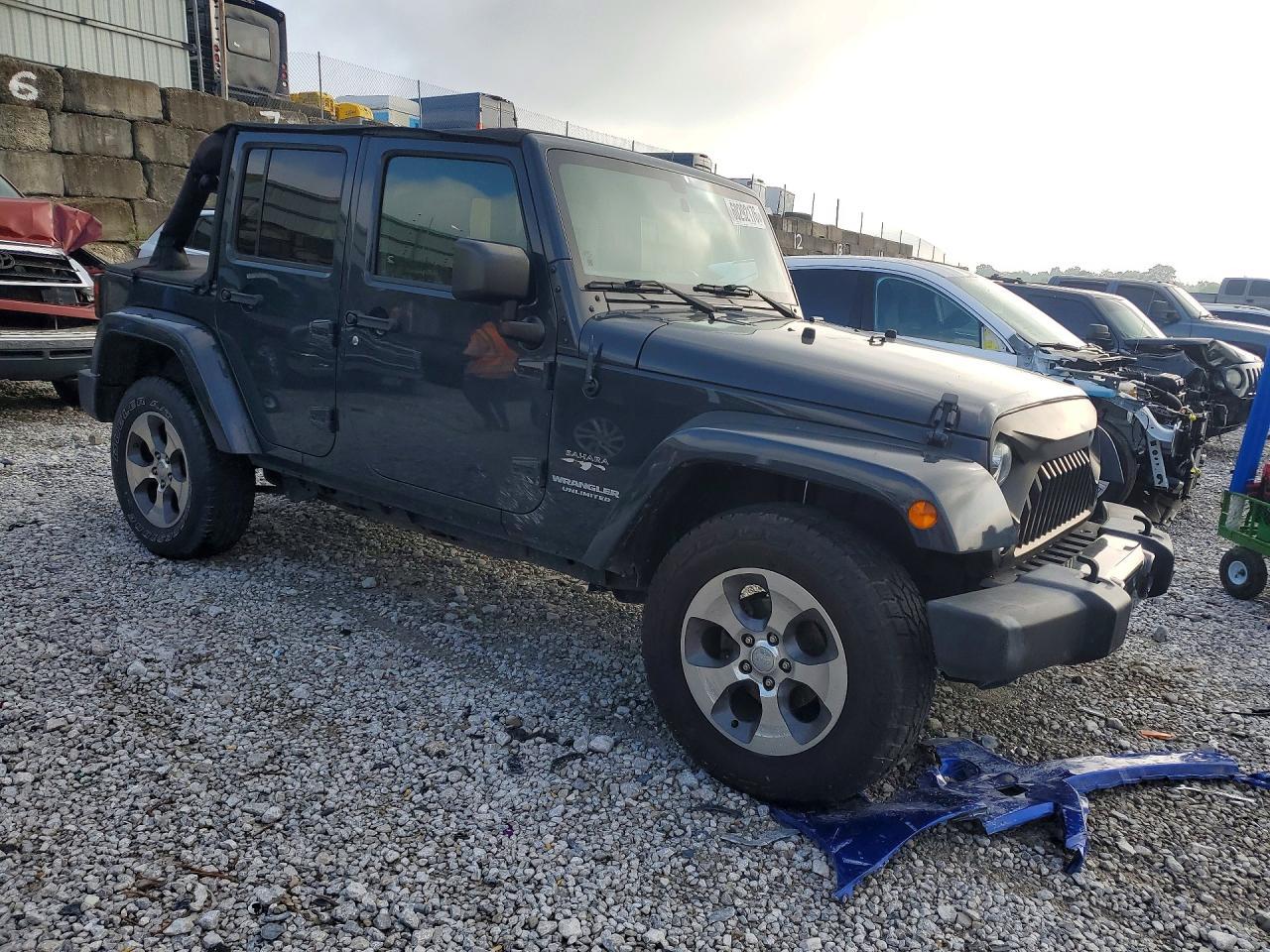 2017 Jeep Wrangler Unlimited Sahara - Image 4