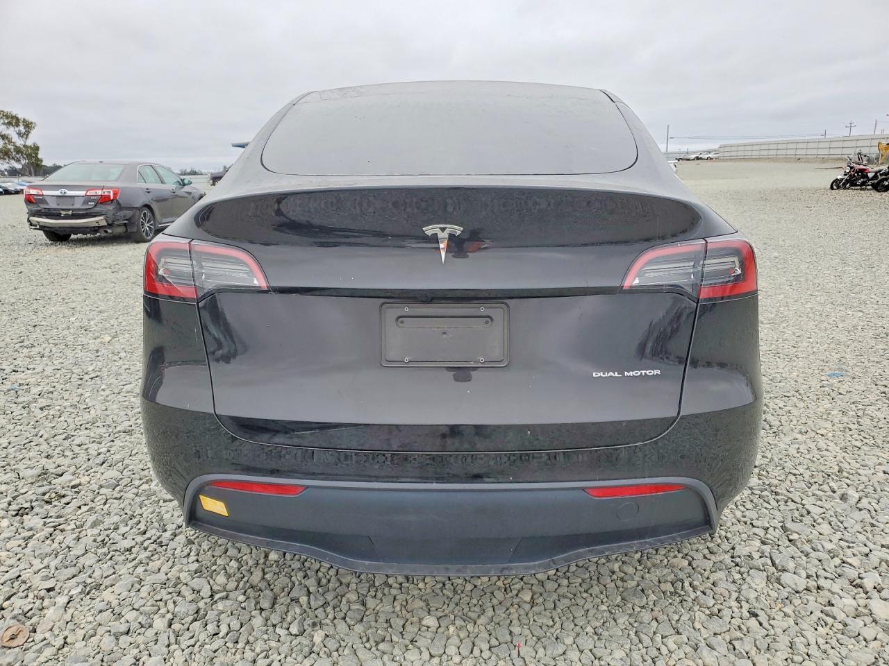 2023 Tesla Model Y - Фото 6