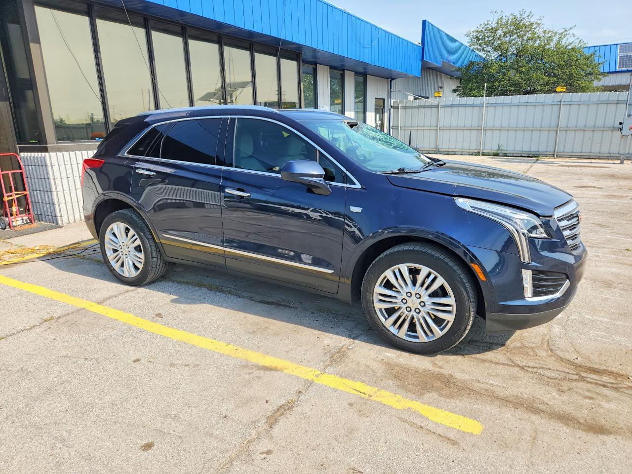 2017 Cadillac Xt5 Premium Luxury - Image 4