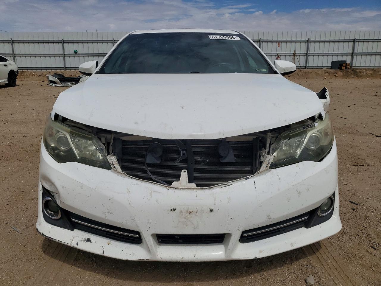 2013 Toyota Camry Se - Image 5