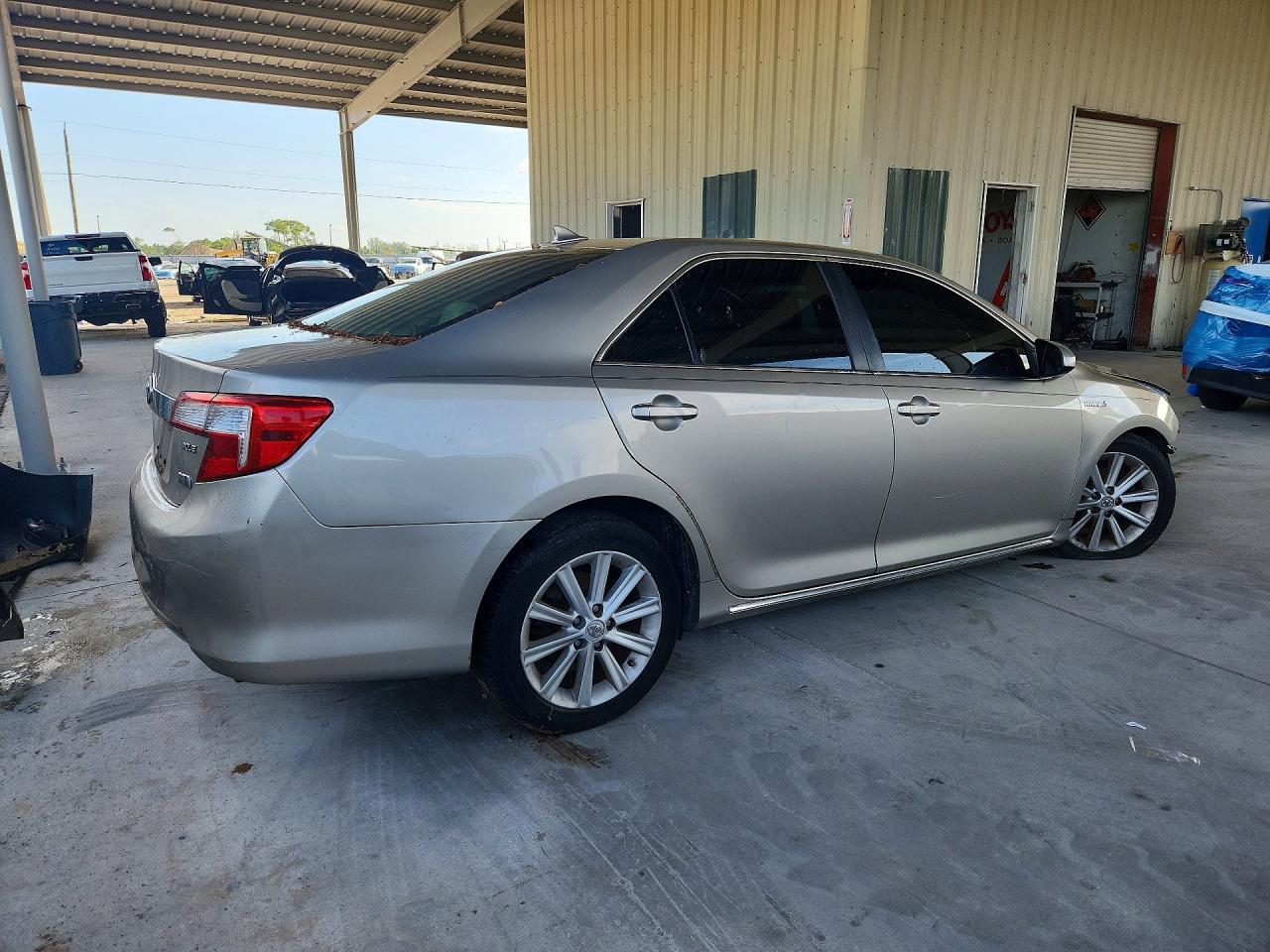 2013 Toyota Camry Hybrid Xle - Фото 3