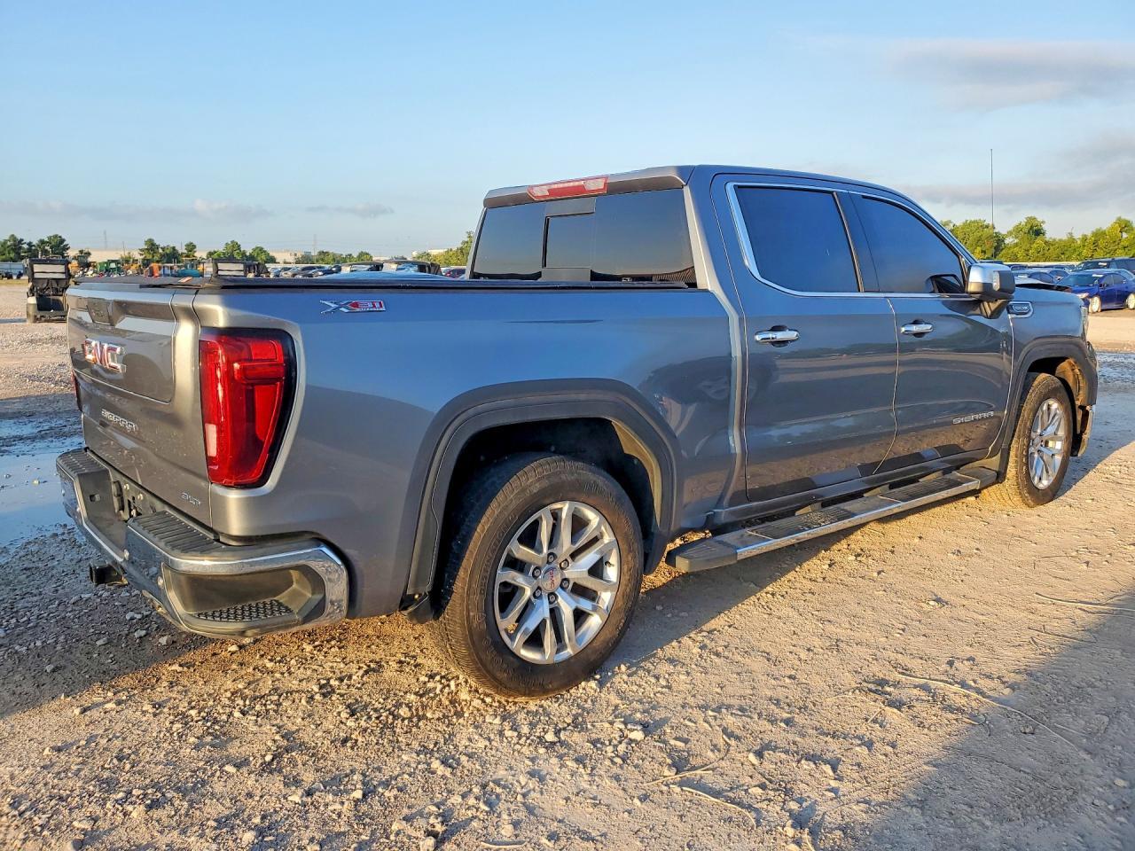 2020 GMC Sierra K1500 Slt - Image 3