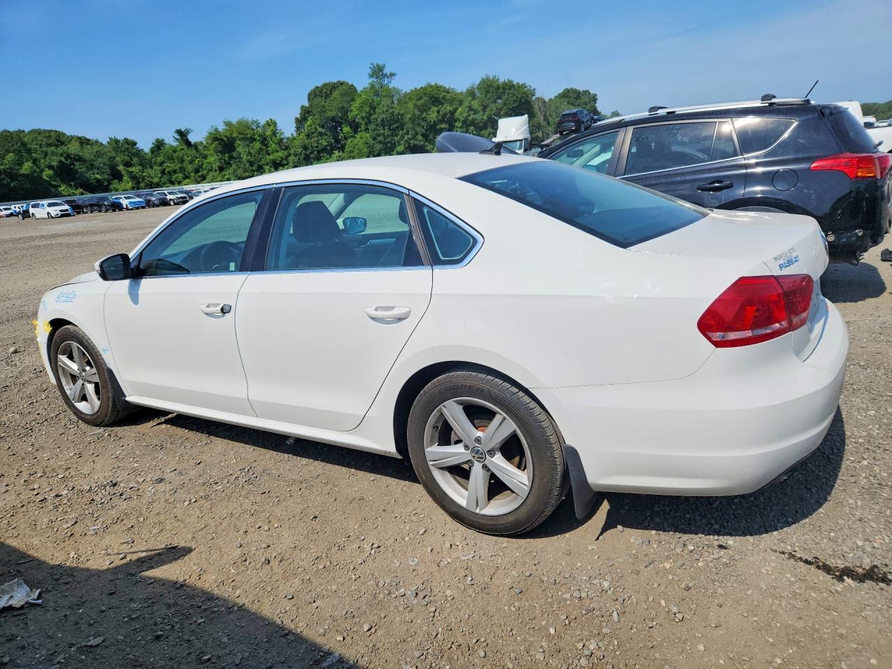 2015 Volkswagen Passat S - Фото 2