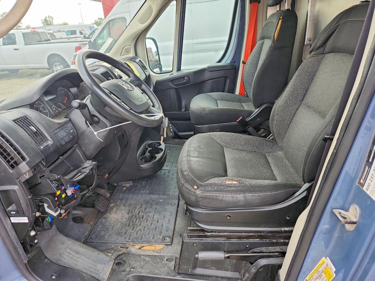 2020 Ram Promaster 3500 Delivery Van - Фото 7
