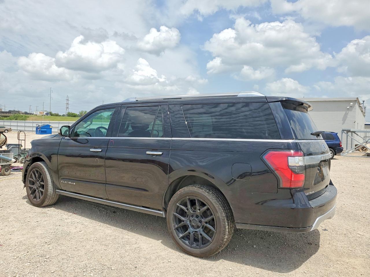 2021 Ford Expedition Max Platinum - Image 2