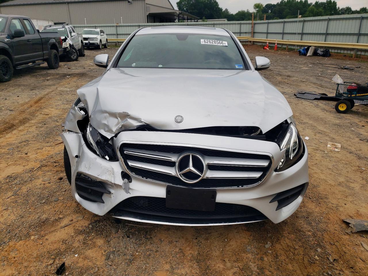 2017 Mercedes-Benz E 300 4Matic - Фото 5