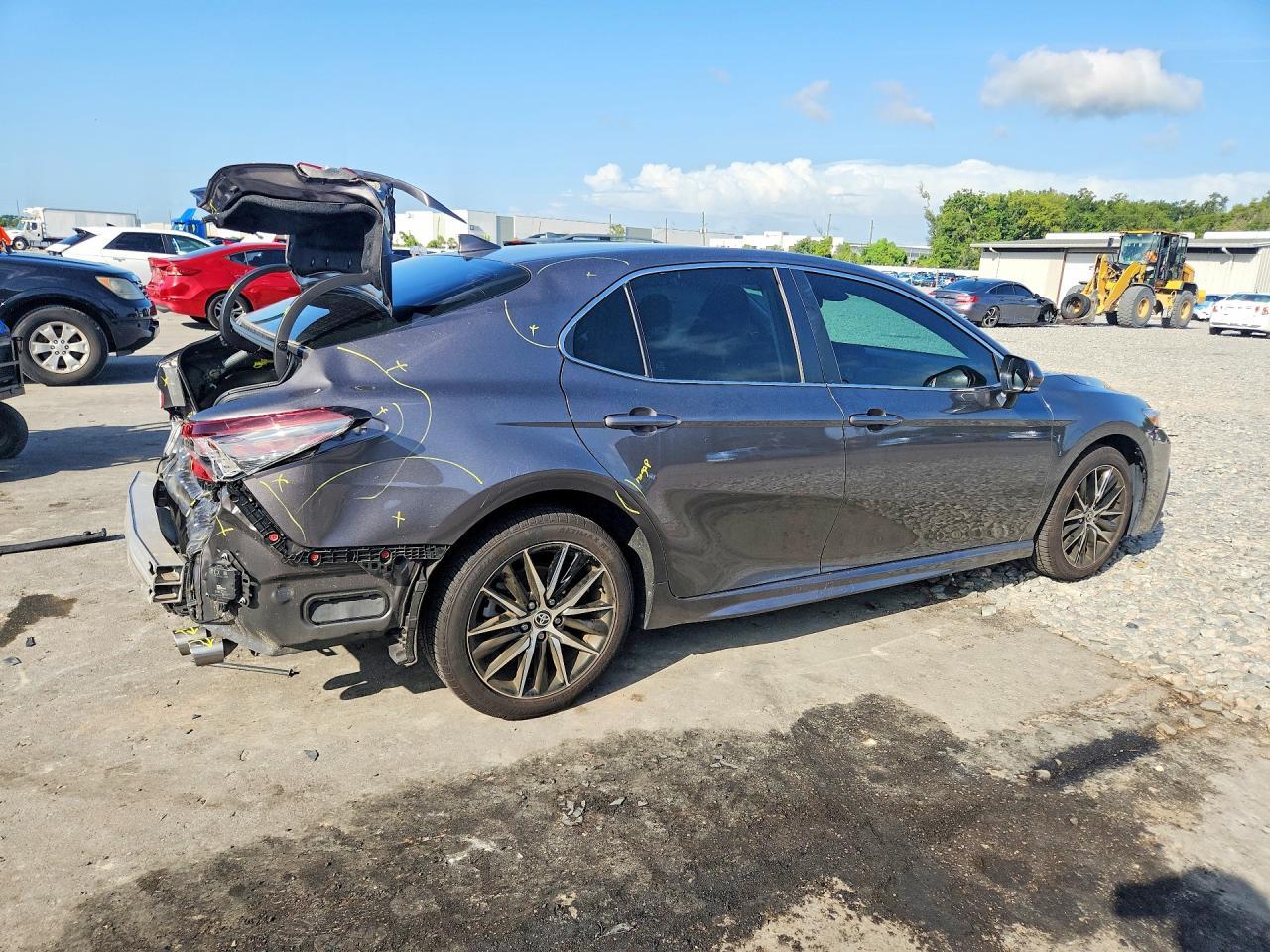2024 Toyota Camry Se - Image 3