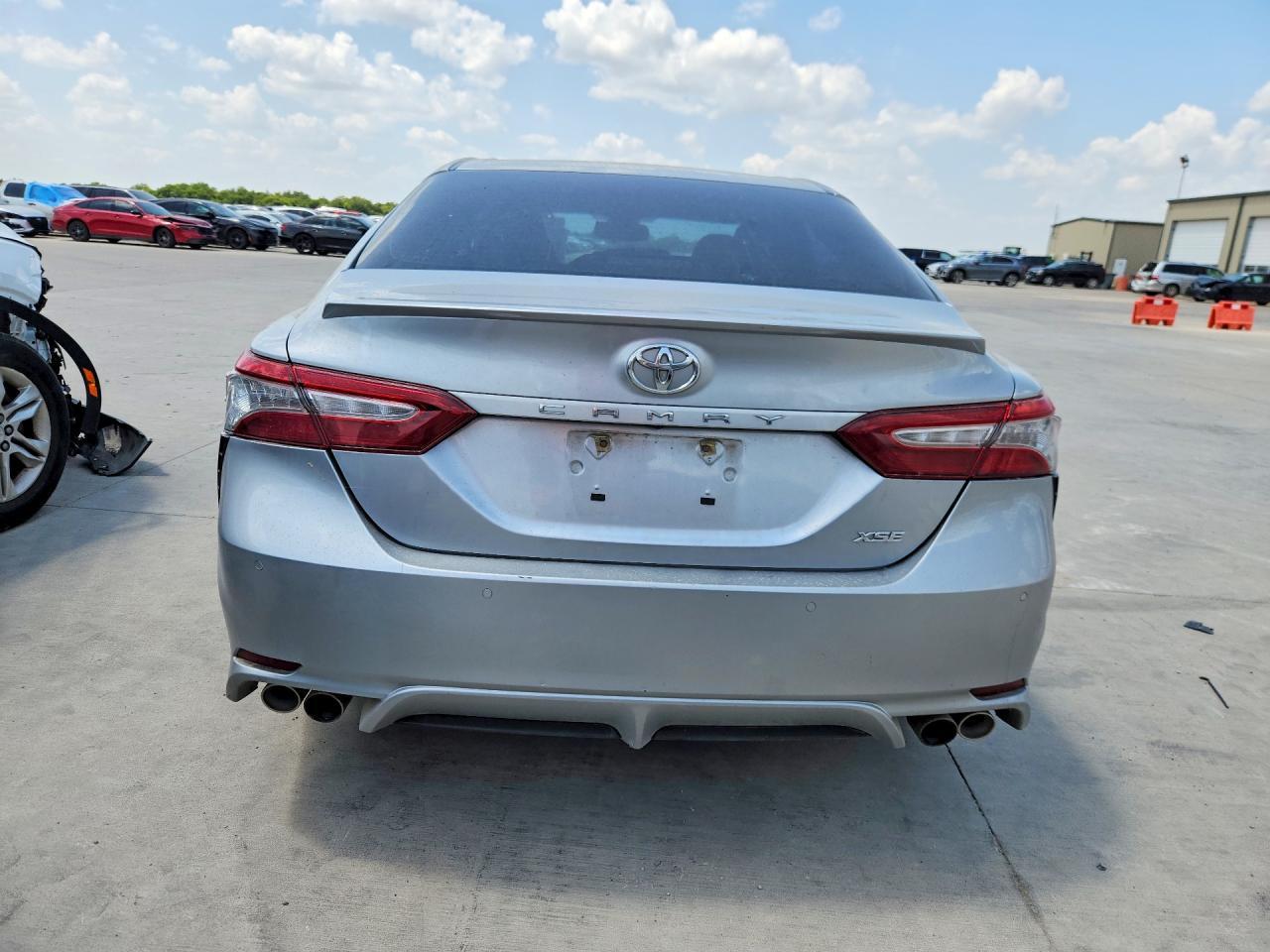 2018 Toyota Camry - Фото 6