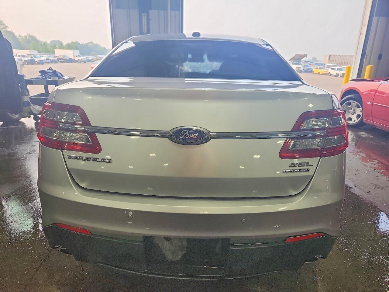 2015 Ford Taurus Sel - Image 6