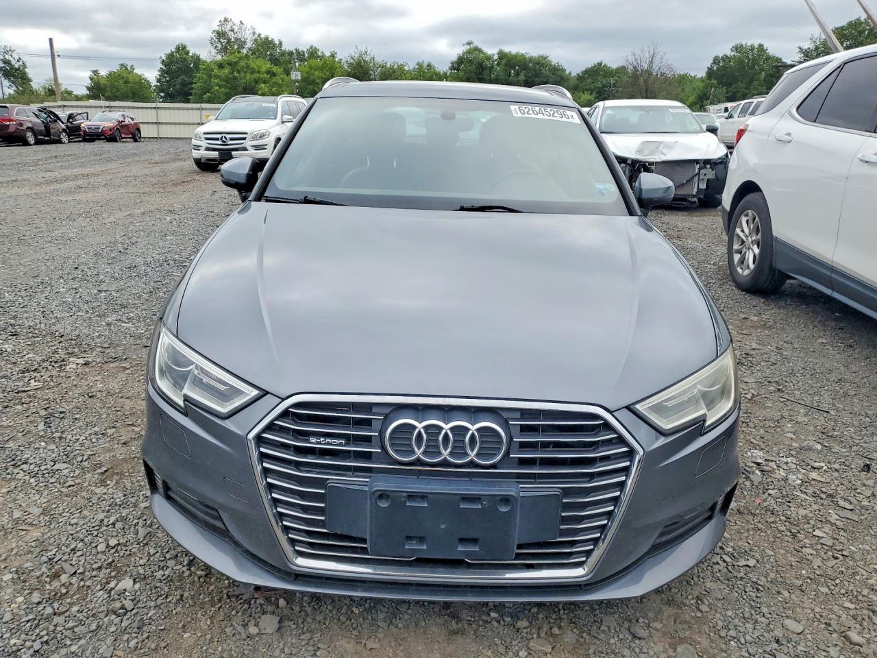 2017 Audi A3 E-Tron Premium - Фото 5