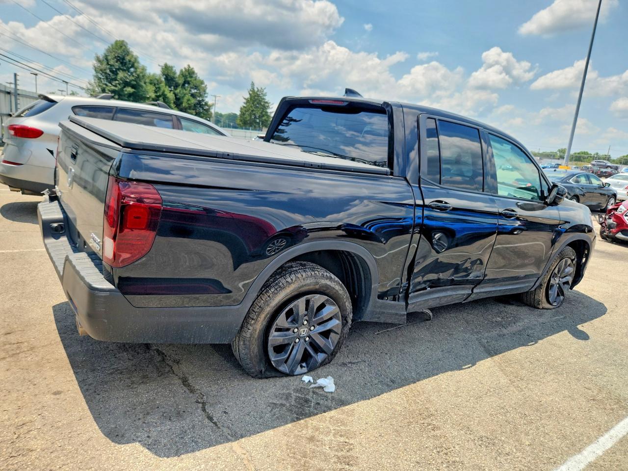 2023 Honda Ridgeline Sport - Image 3
