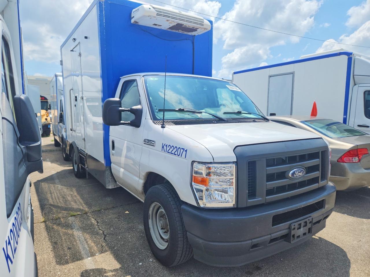 2023 Ford E350 Refrigerated Truck Refrigerated Box Truck - Image 4
