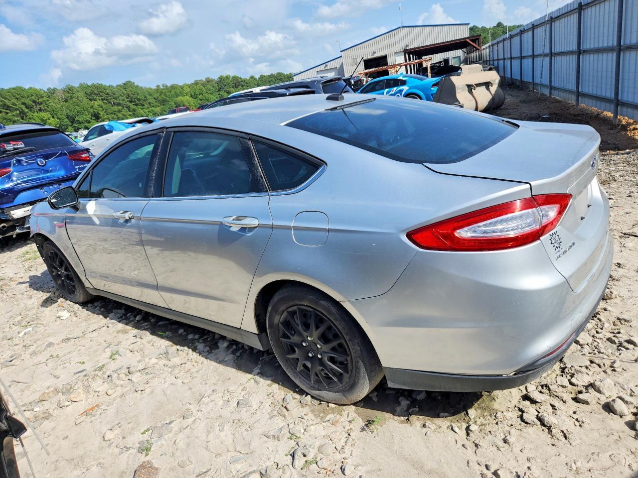 2014 Ford Fusion S - Фото 2