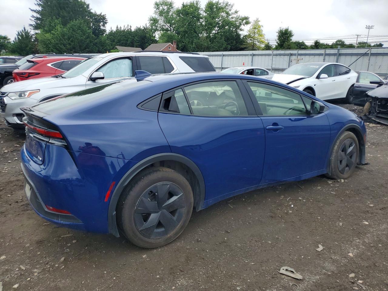 2025 Toyota Prius Le - Фото 3