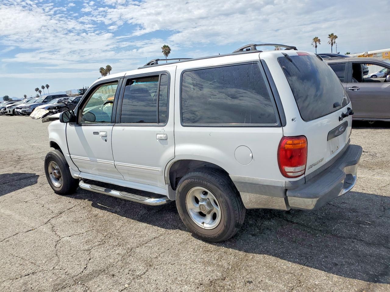 2001 Ford Explorer Xlt - Image 2