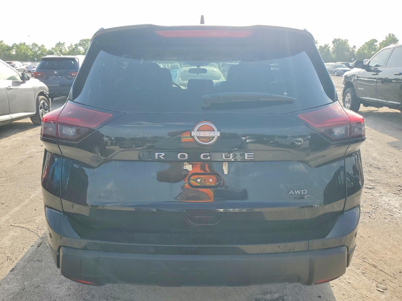 2025 Nissan Rogue Sv - Фото 6