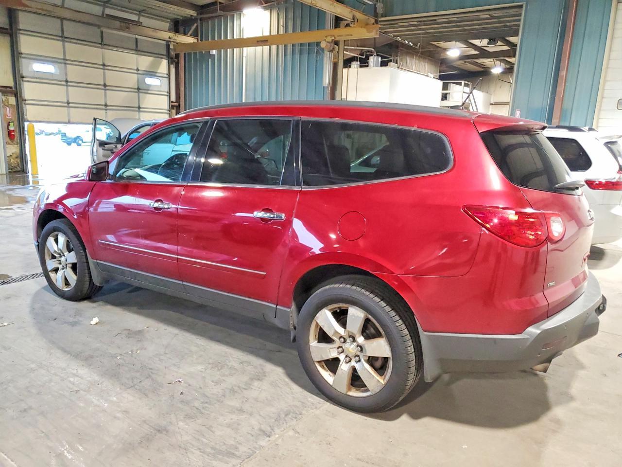 2012 Chevrolet Traverse Ltz - Image 2