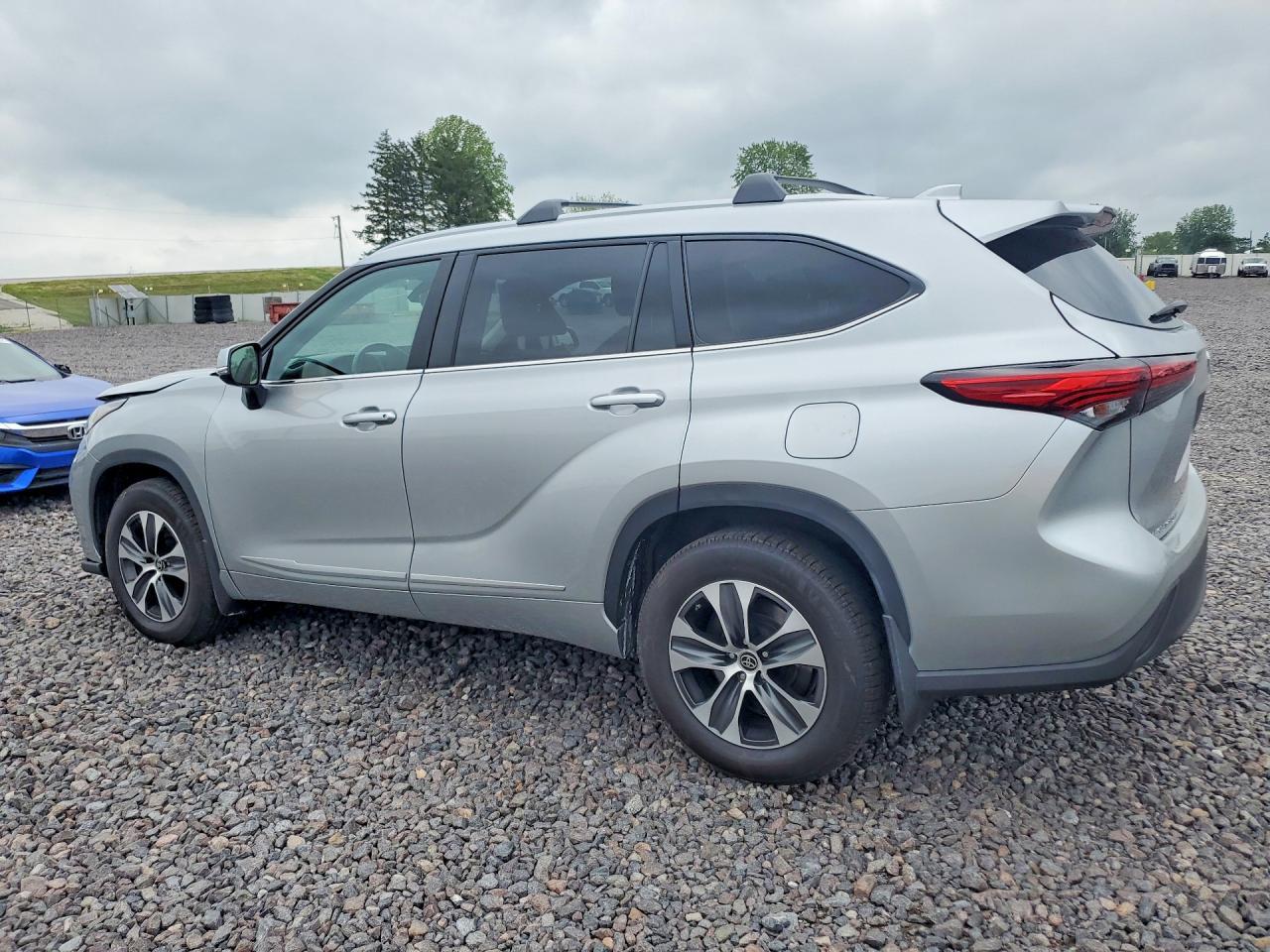 2023 Toyota Highlander Xle - Image 2
